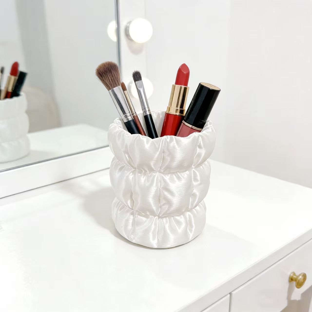 Bulut Şeklinde Saten Makyaj Fı - Luxury Skincare And Makeup Brands incelemesi ve fiyatı